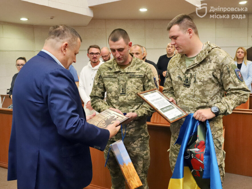«Вдячні дніпрянам за допомогу — усі гроші підуть на боротьбу з ворогом»: Дніпро виділив чергові грошові субвенції Силам оборони