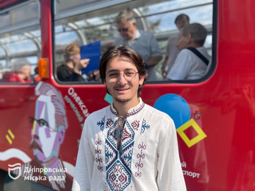 У Дніпрі до Дня міста провели безкоштовні екскурсії на панорамному та ретро-трамваях