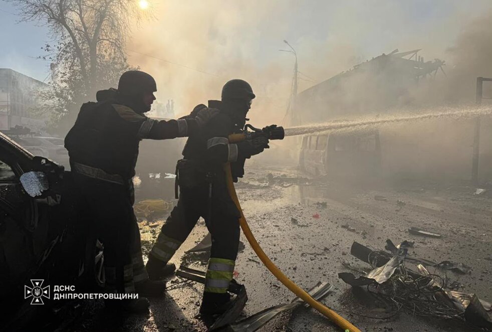 У Павлограді вже 4 загиблих та понад 60 поранених унаслідок удару по ТРЦ