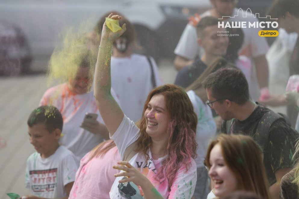 ЕКСКЛЮЗИВ
                                У Дніпрі відбувся Kolir Fest — вперше після початку повномасштабного вторгнення місто знову стало кольоровим