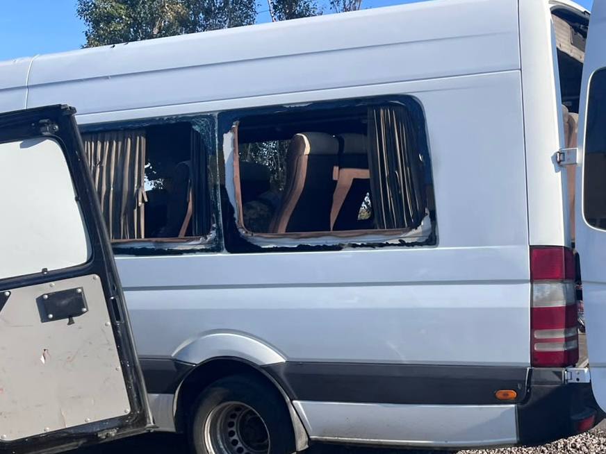 Росіяни вдарили по рейсовому автобусу на Нікопольщині: пʼятеро людей загинули