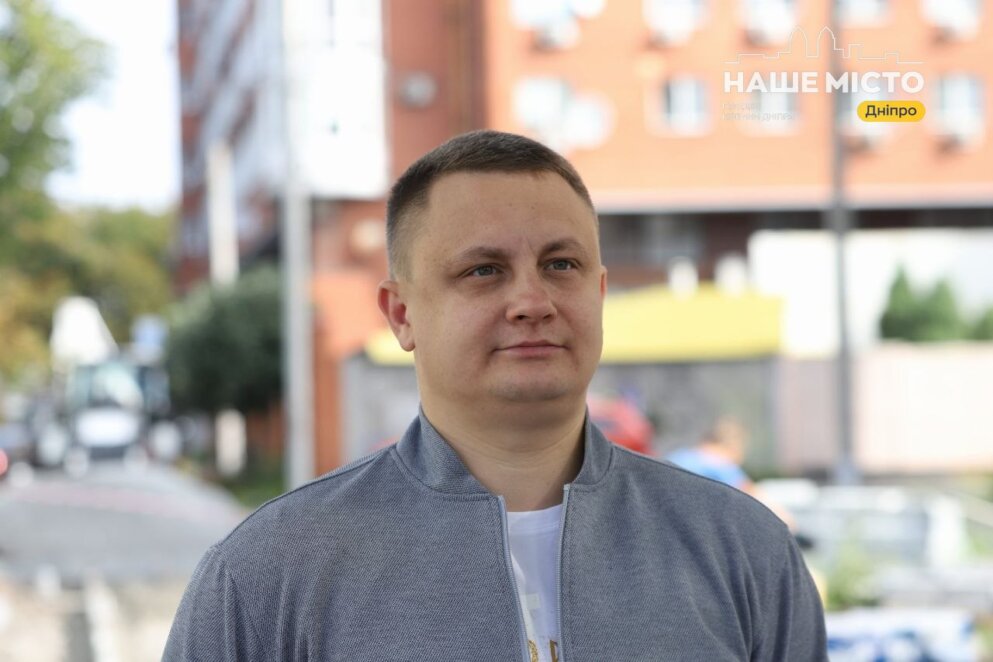 Новий тротуар і велодоріжка: у Дніпрі завершують ремонт ділянки на вул. Князя Володимира Великого