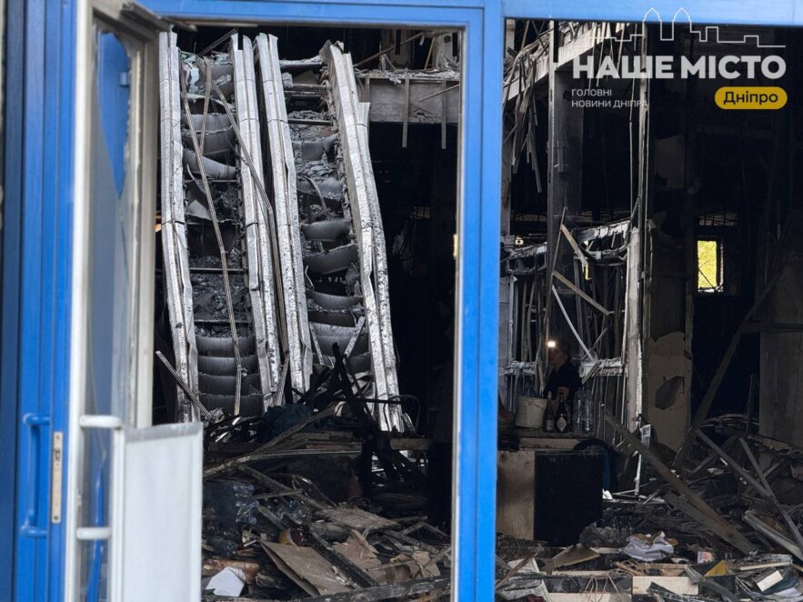 ЕКСКЛЮЗИВ
                                Вигорів майже вщент: який вигляд має ТЦ “Новий континент” через добу після ворожої атаки