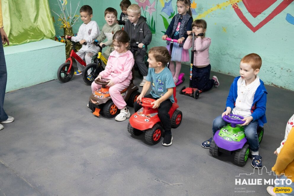 ЕКСКЛЮЗИВ
ОФІЦІЙНО                Веселі перегони, заняття в укритті та сенсорні ігри: як працюють дитячі садки у Дніпрі