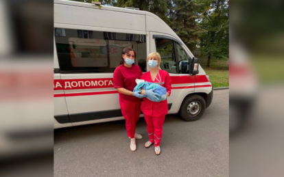В Днепропетровской области 37-летняя женщина родила 12-го ребенка дома