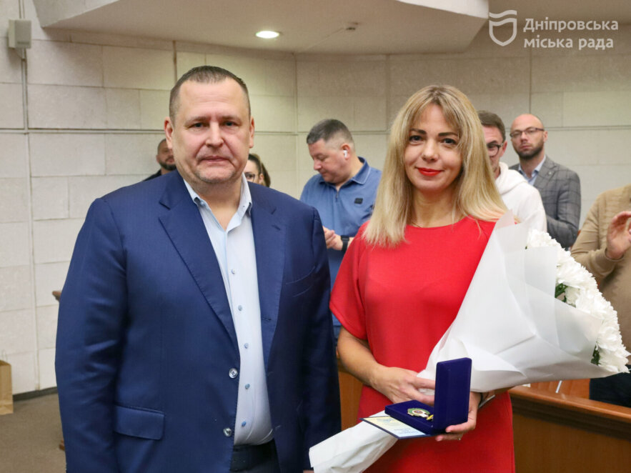 ОФІЦІЙНО                Сесія міськради: пам’ять про загиблих, допомога Силам оборони, нагороди лікарям, ВНЗ та молоді