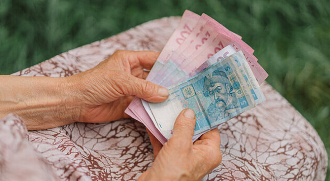 Доплата за вислугу років у 2026 році: кому та скільки платять