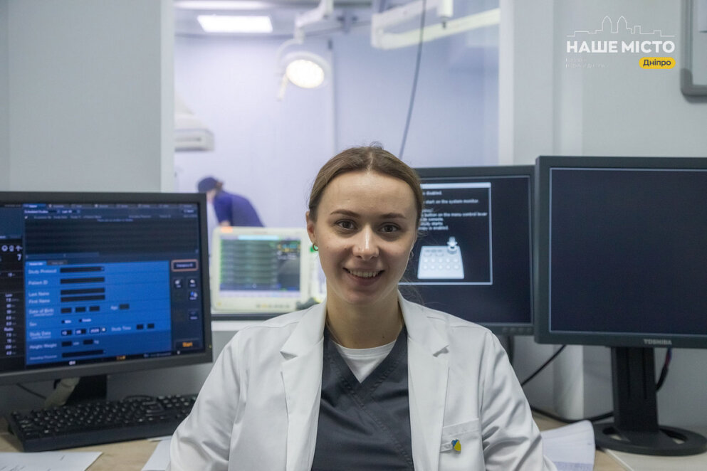 ЕКСКЛЮЗИВ
                                Їй тільки 29, а на рахунку вже десятки врятованих сердець: історія кардіологині з Дніпра