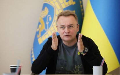 Садовий заявив, що двірники і водії трамваїв можуть не отримати зарплату через блокування платежів К...