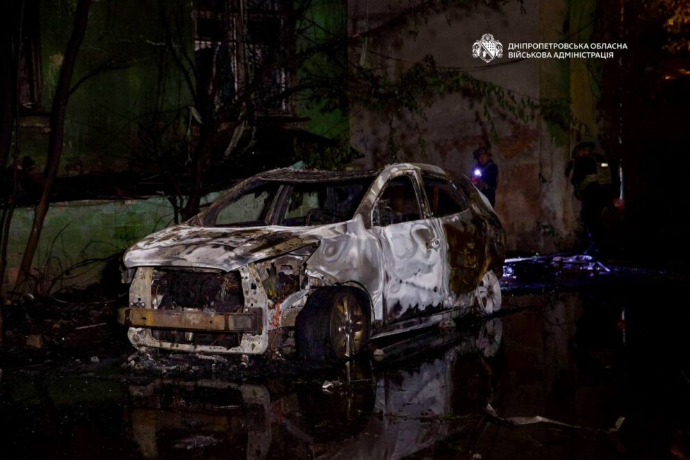 Вигоріло декілька квартир та автівки: що відомо про наслідки атаки у Дніпрі - Наше Місто