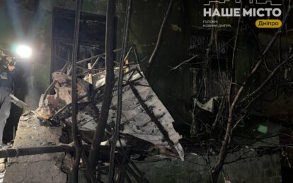 Шахед влучив у житловий будинок у центрі Дніпра: що відбувається на місці подій