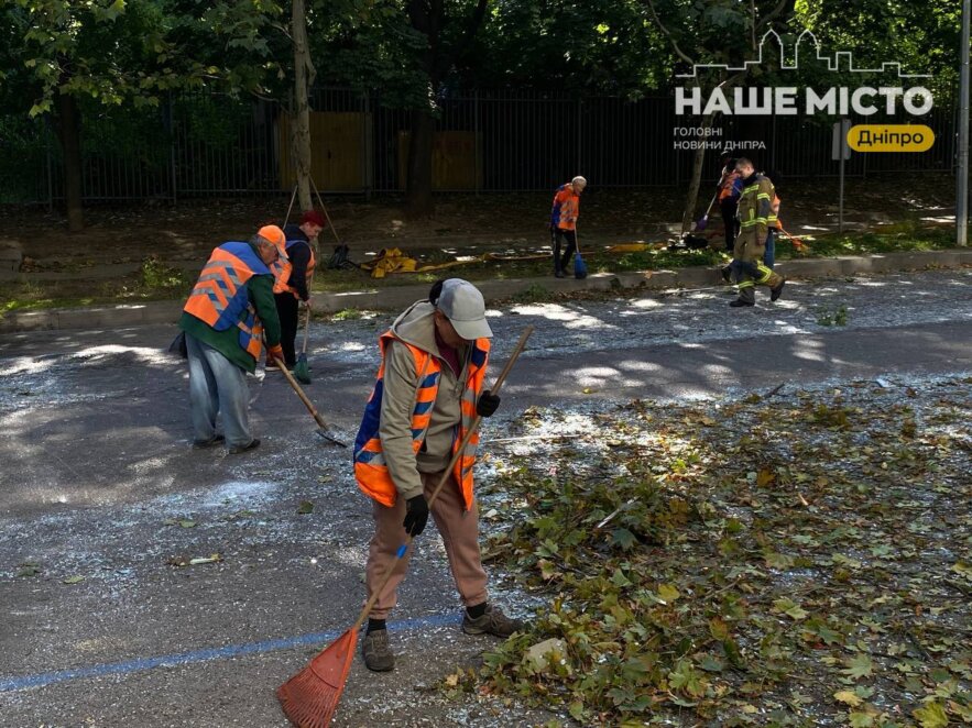 ЕКСКЛЮЗИВ
                                Росіяни вдарили по центру Дніпра реактивним «шахедом»: атакували приміщення компанії зв’язку