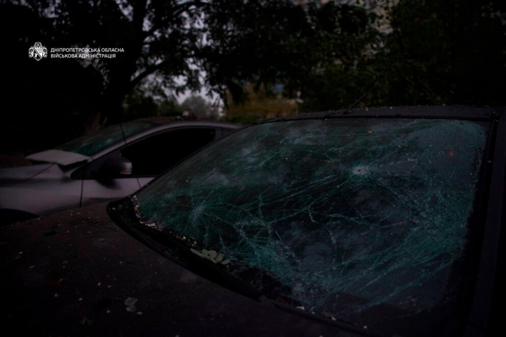 Нічні атаки на Дніпро: ворог завдав удару по багатоповерхівкам, є поранені