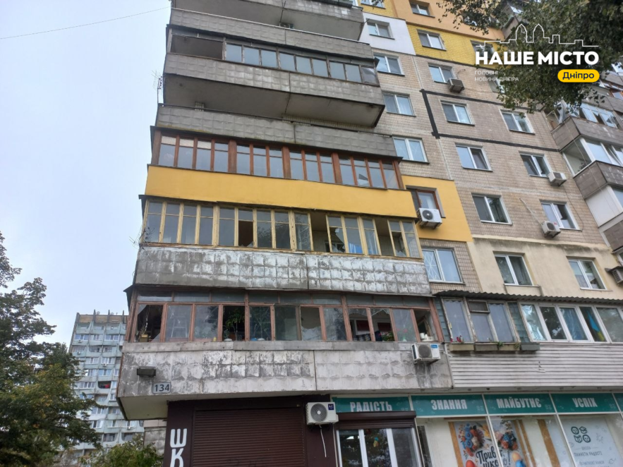 Пошкоджені багатоповерхівки, гімназія та автівки: Борис Філатов про наслідки атаки на Дніпро 13 жовтня